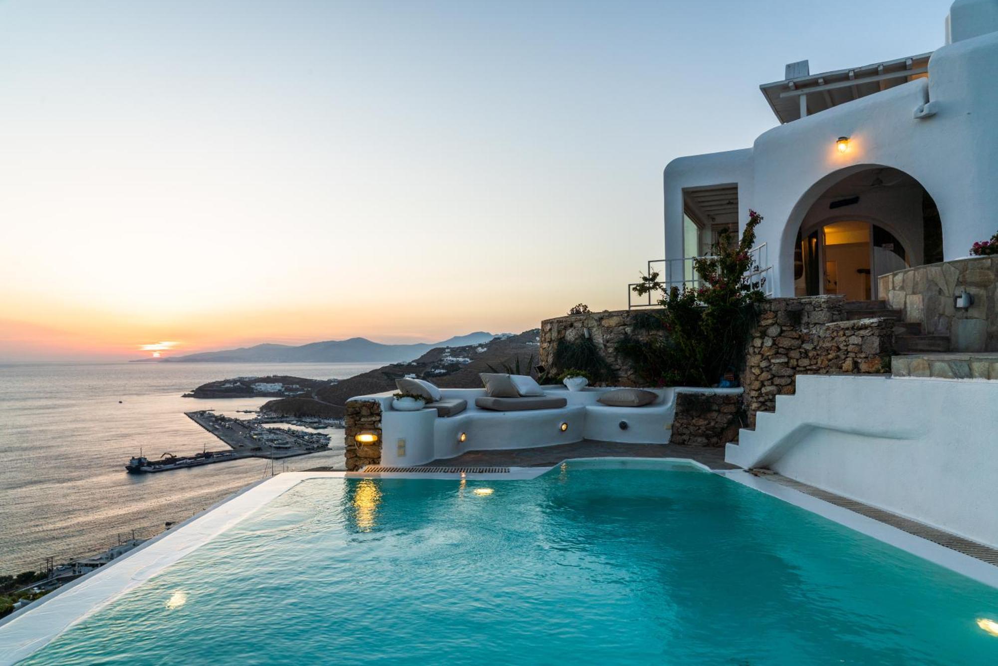 Ruby By Mykonos Rocks